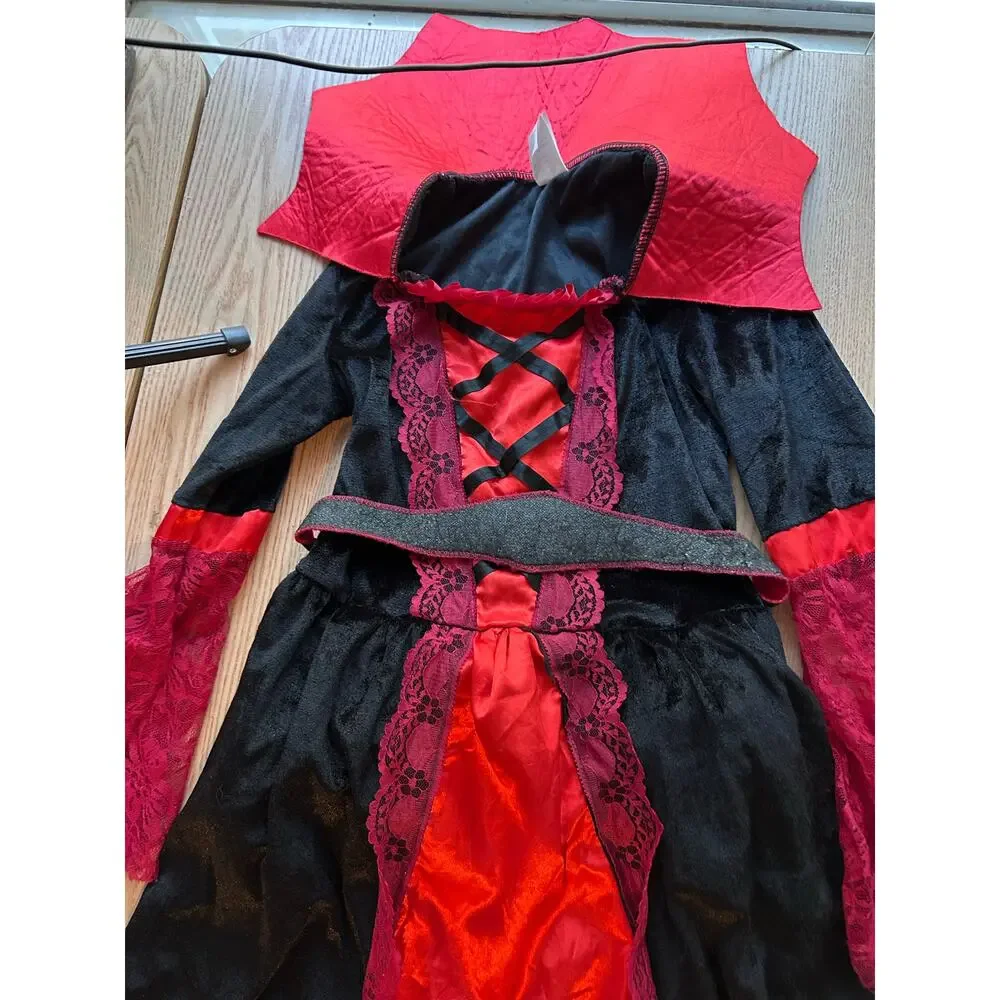 #4 Girls Vampress Halloween 🎃 Costume Gown Black Cat 🐈‍⬛ size Medium